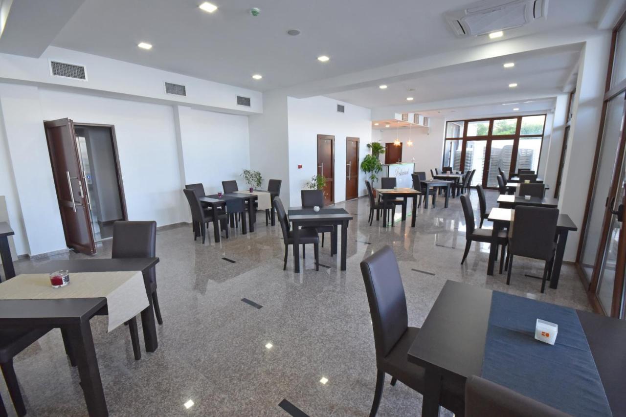 Hotel Vienna Herceg Novi Exterior photo
