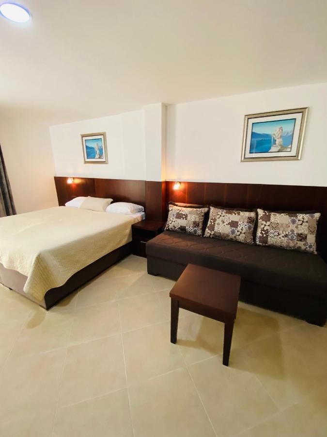 Hotel Vienna Herceg Novi Exterior photo