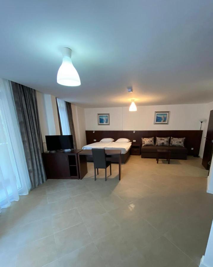 Hotel Vienna Herceg Novi Exterior photo