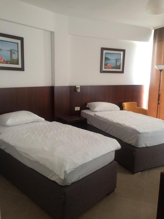 Hotel Vienna Herceg Novi Exterior photo