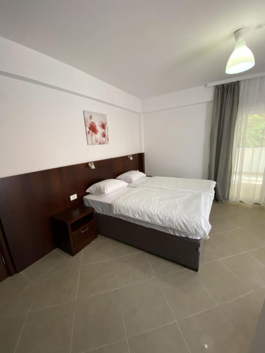 Hotel Vienna Herceg Novi Exterior photo